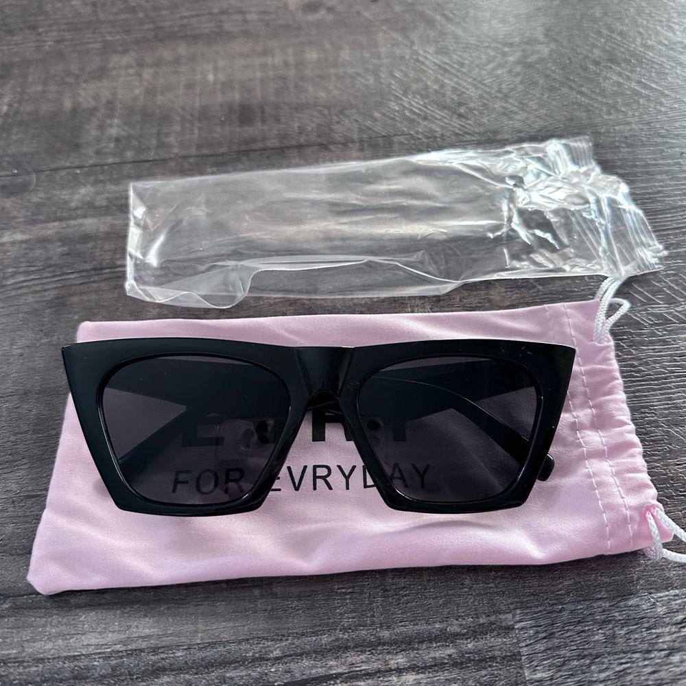 NEW Evry Jewels Sunglasses